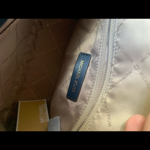 Michael Kors Blue Velvet Wanda Shoulder Bag - Picture 3 of 5